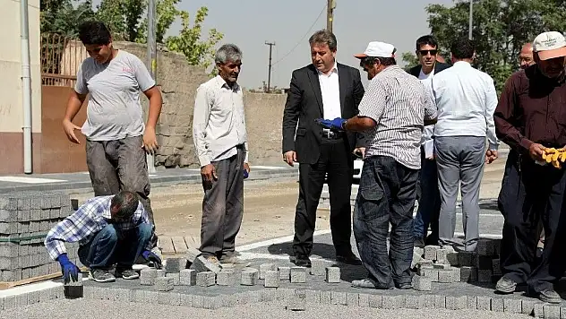 Erhan caddesinde üst yapı çalışması başladı