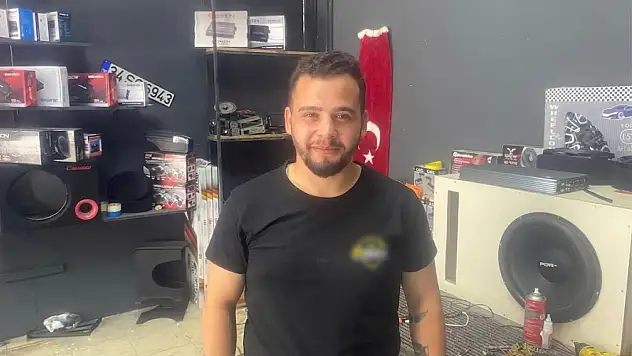 Erkekler sınıfta kaldı! Aracın temizliği günler aldı