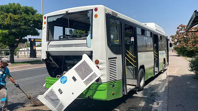Erkilet Bulvarı'nda kaza: 5 yaralı!