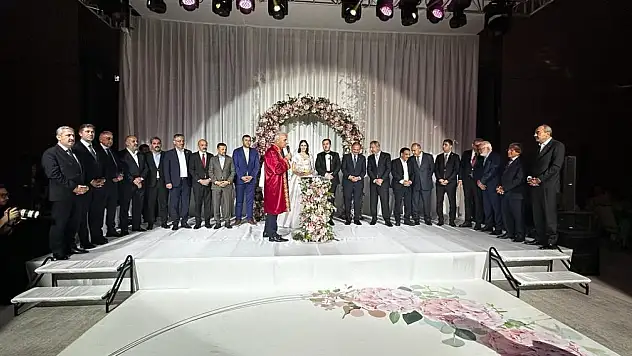 Alpaslan Baki Ertekin kızını evlendirdi