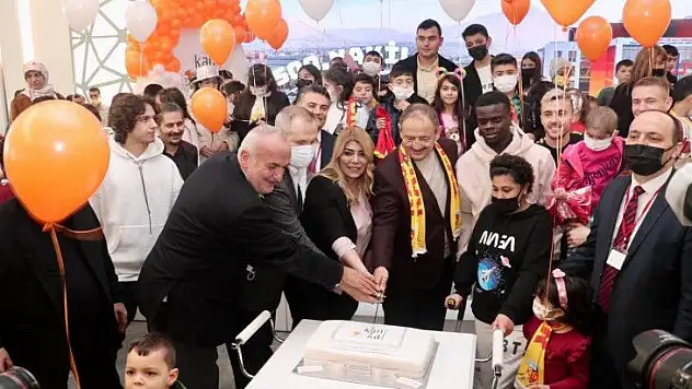 ERÜ Çocuk Kemik İliği Nakil Merkezi 500. naklini kutluyor