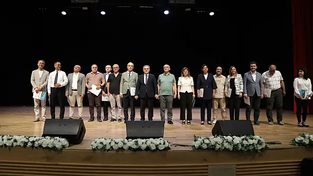 ERÜ'de araştırma başarıları ödüllendirildi!