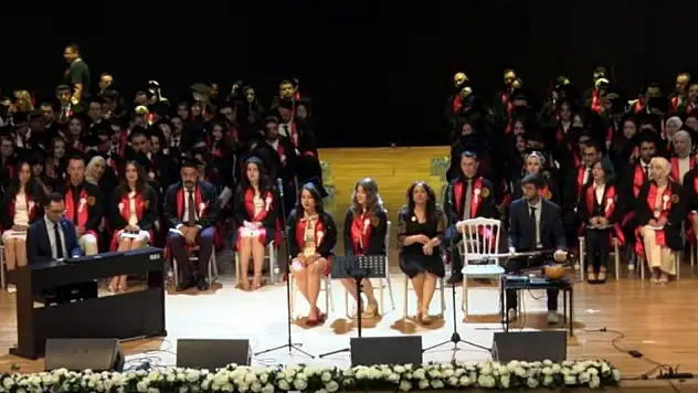 ERÜ'de diplomalarını aldılar, şifa dağıtmak için yola çıktılar
