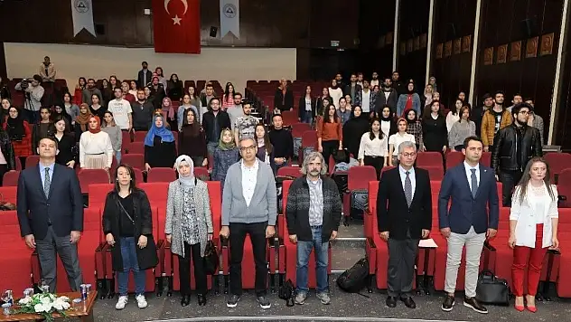 ERÜ'de  Genç Girişim Gelişim Zirvesi Düzenlendi