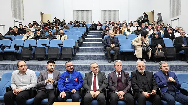ERÜ'de gençlerle düşünce dolu etkinlik