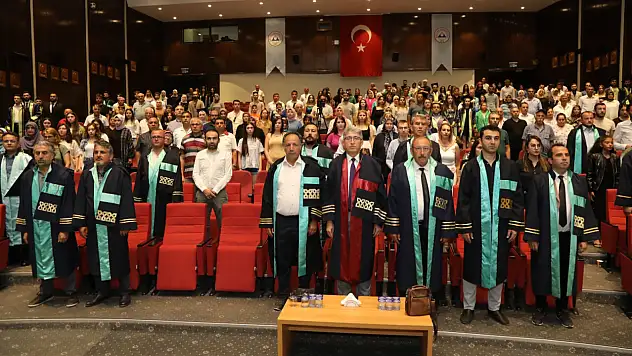 ERÜ'de mezuniyet coşkusu