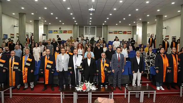 ERÜ'de mezuniyet sevinci