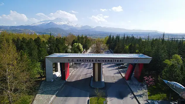 ERÜ'de park yeri arayanlara müjde: Yeni otopark açıldı!