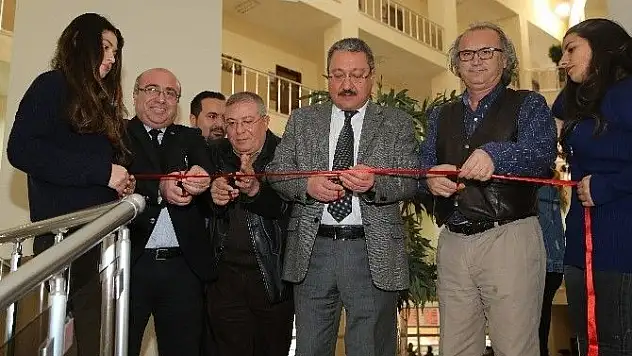 ERÜ'de 7. Uluslararası Turizm Karikatür Yarışması Sergisi açıldı