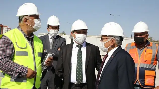 ERÜ'de yapılan yurt inşaatı yerinde incelendi