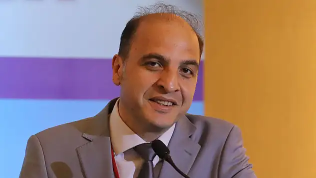 ERÜ Rektörü Çalış, İlk Rektör Yardımcısı Atamasını Yaptı
