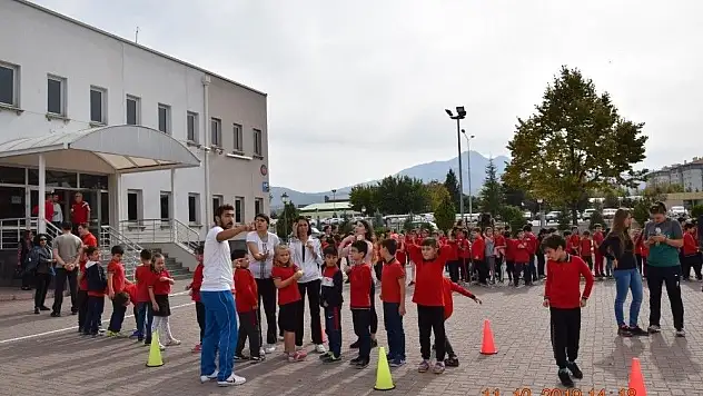 ERÜ Spor Bilimlerinden 'Spor yap zinde kal' etkinliği
