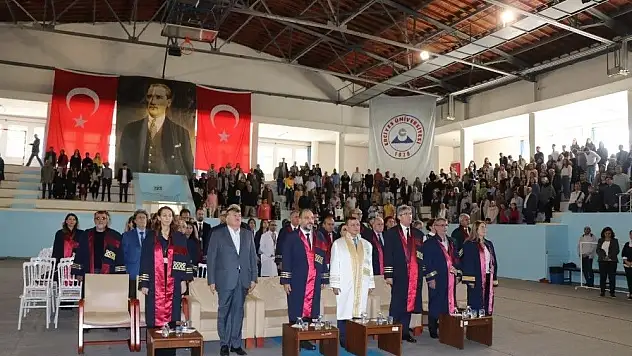 ERÜ Tıp Fakültesinde 310 öğrenci beyaz önlüklerini giydi