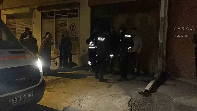 Eşini otomobilin içinde ölü buldu