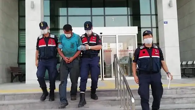 Eşini balkondan atarak öldürdü