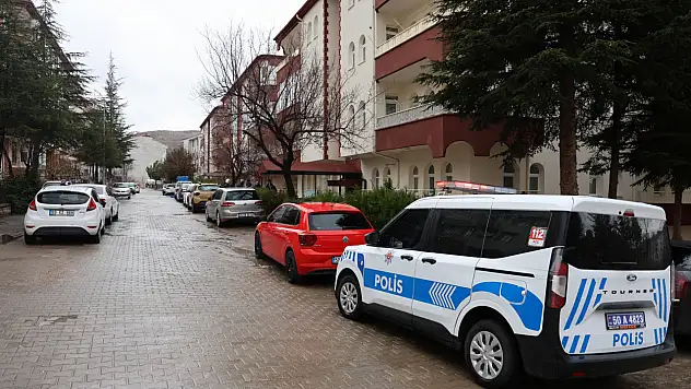 Eşini bıçaklayıp Kayseri'ye oradan da Niğde'ye kaçtı