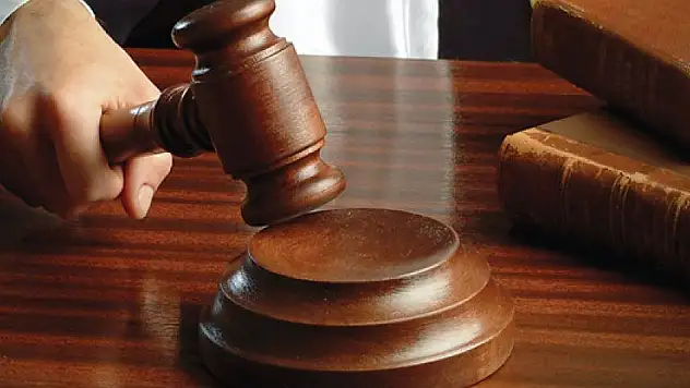 Eşini öldürdüğünü anlatırken fenalaştı 