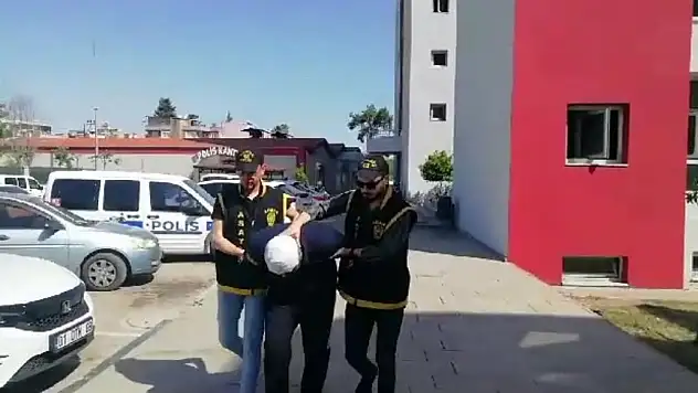 Eşini öldürüp, halasını ve kayınbiraderlerini yaralayan şüpheli tutuklandı