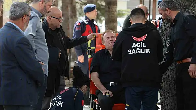 Ayla öğretmenin eşi cenazede dayanamadı...