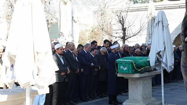 Eski başkan son yolculuğuna uğurlandı