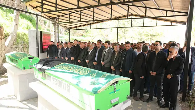 Eski başkan son yolculuğuna uğurlandı