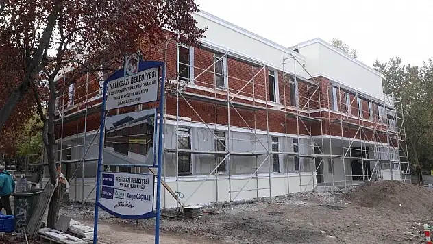 Eski Çınarlar Yaşam Merkezi ve Akıl Küpü Çalışma İstasyonu hizmete giriyor
