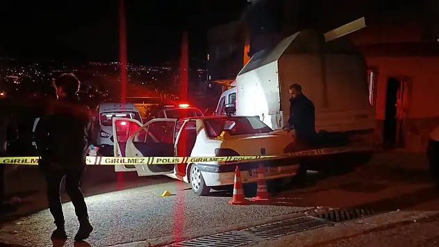 Çocuğunu almaya giden adam silahla vuruldu!