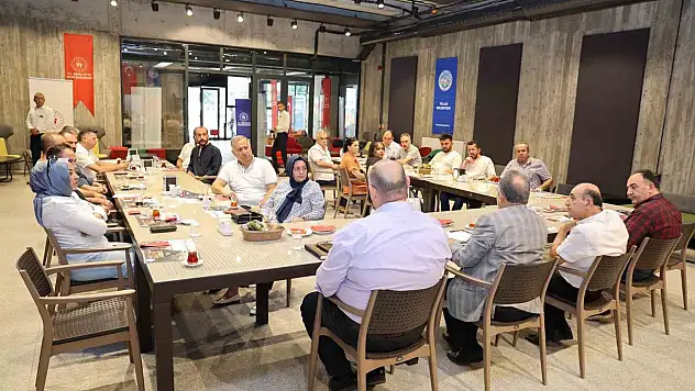 Kayseri'nin en büyük mahallesinde bakın kimler buluştu
