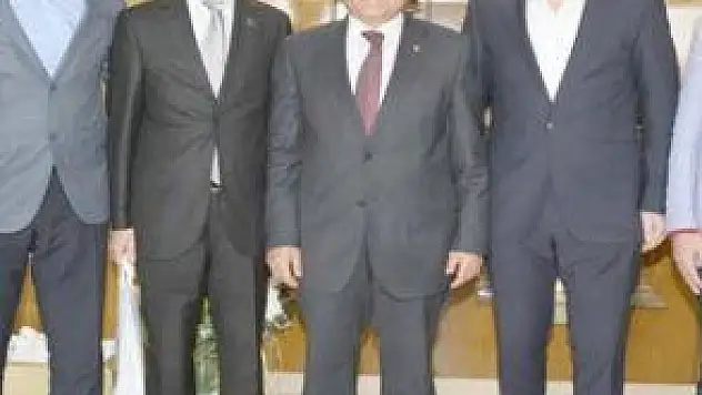 ESNAF SANATKÂRLAR DERNEĞİ YÖNETİCİLERİN MELİKGAZİ BELEDİYE ZİYARETİ