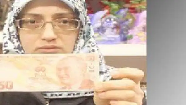 ESNAFI SAHTE PARAYLA DOLANDIRDILAR