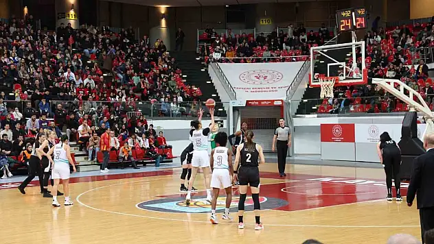 Melikgazi İngiliz ekibine 87-79 mağlup oldu