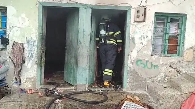 Boş evde yangın çıktı