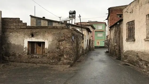Evde doğum yapan annenin bebeği öldü