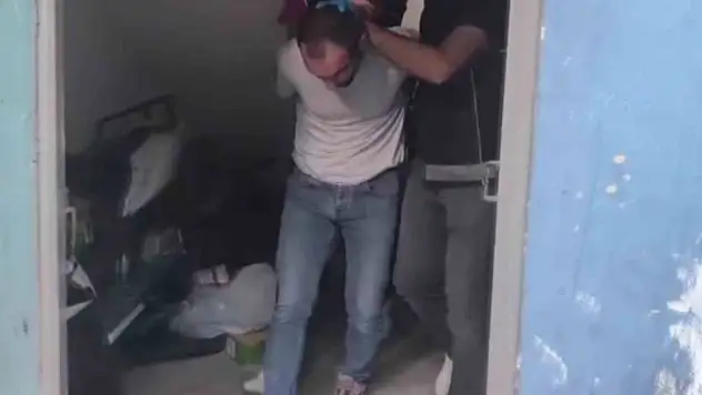 Evde 4,7 kilo bonzai ham maddesi bulundu