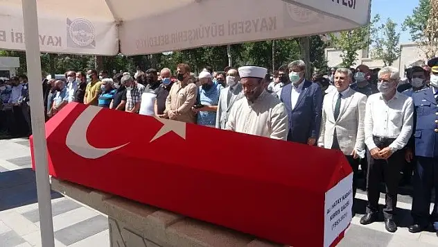 Evinde ölü bulunan gazi son yolculuğuna uğurlandı