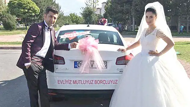 'Evliyiz mutluyuz borçluyuz '