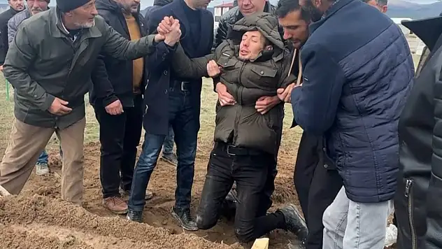 Traktör şaftına düşerek can veren çocuk son yolculuğuna uğurlandı!