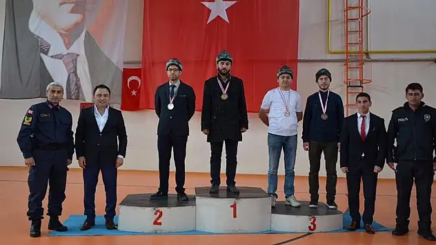 Felahiye'de kurumlar arası okçuluk turnuvası tamamlandı