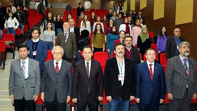 Felsefe Bölüm Başkanları ERÜ'de Düzenlenen Çalıştayda Buluştu
