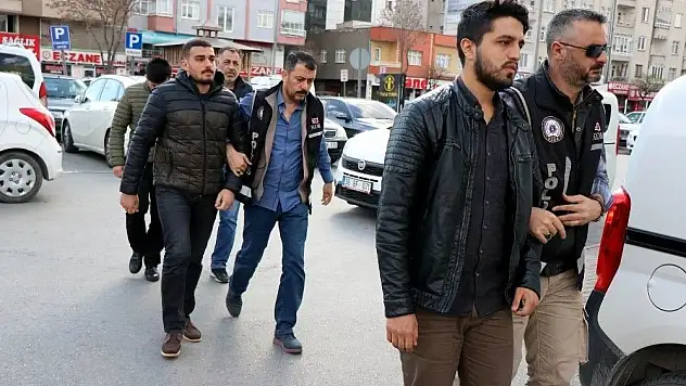 FETÖ'den gözaltına alınan 17 kişi adliyeye sevk edildi