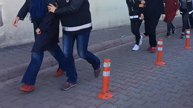 FETÖ'den gözaltına alınan 5 kişi hakim karşısında