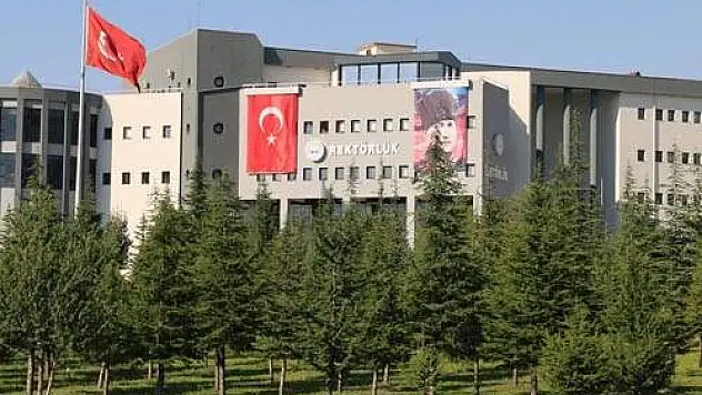 FETÖ'den kapatılan üniversitenin mezun durumdaki 11 öğrencisi için ERÜ'den karar çıktı