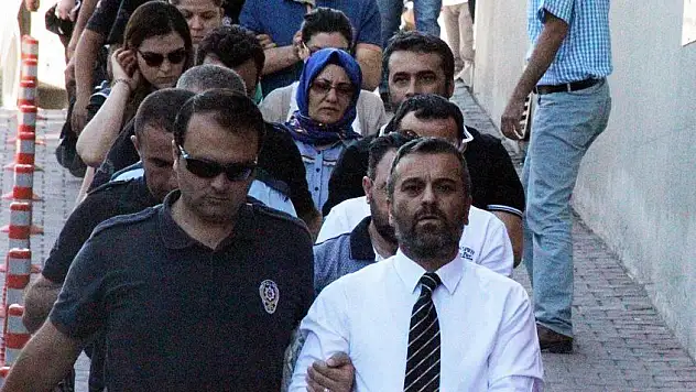 FETÖ/PDY operasyonunda 8 avukat tutuklandı
