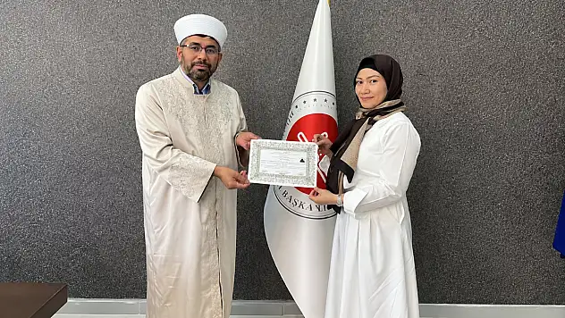 Filipinli Rowena Antone Kayseri'de Müslüman oldu!