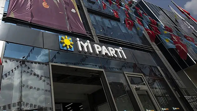Flaş! İYİ Parti'de istifa