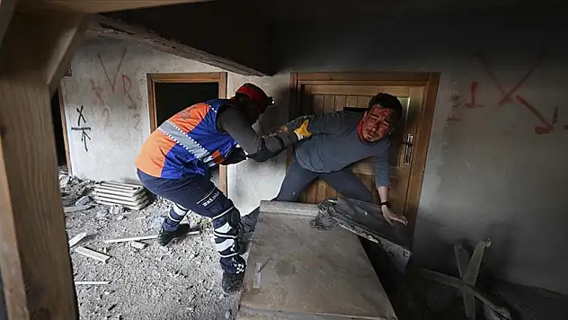 Flaş! Kayseri'de 6.4 büyüklüğünde 'deprem' telaşı