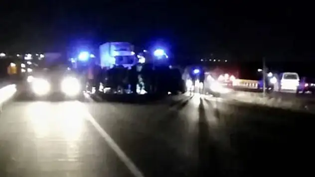 Flaş! Minibüs traktörle çarpıştı: 10 yaralı