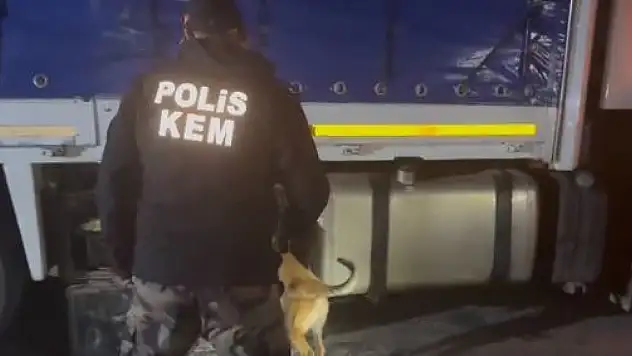 Flaş ! Vali açıkladı TIR'daki zula yakalandı