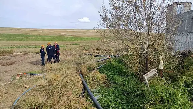 Evin bahçesindeki foseprik çukuruna düşen 2 kişiden 1'i öldü