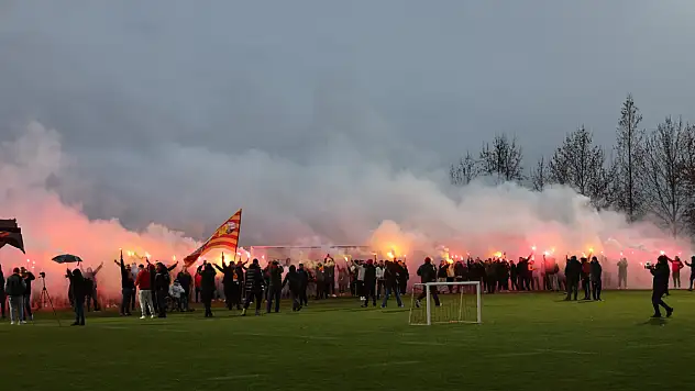 Futbolcular taraftara ne sözü verdi?